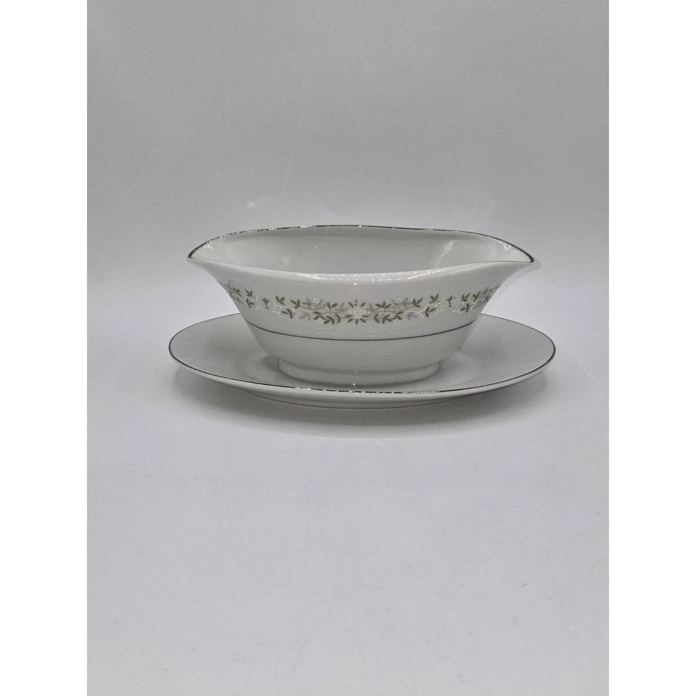 Berkeley House June Bride 6150 Gravy Boat With Underplate Fine China